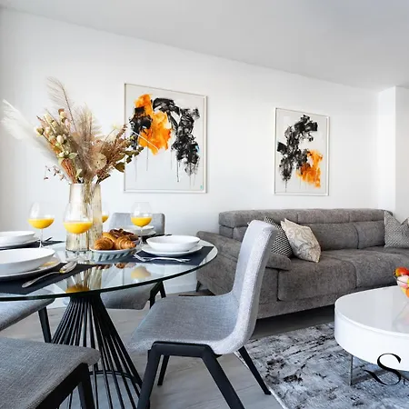 Fancy 2br Retreat Pool Parking, Wonderful Views Appartement
