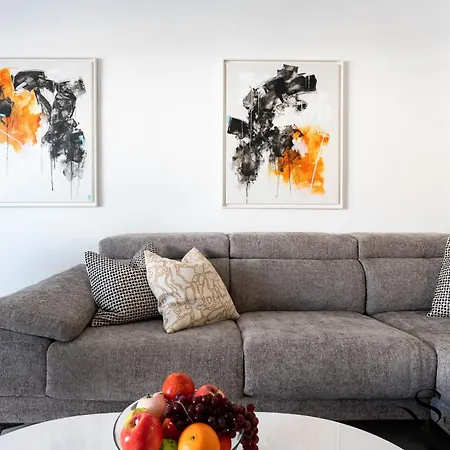 아파트 Fancy 2br Retreat Pool Parking, Wonderful Views 베날마데나코스타