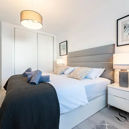 Fancy 2br Retreat Pool Parking, Wonderful Views Apartment